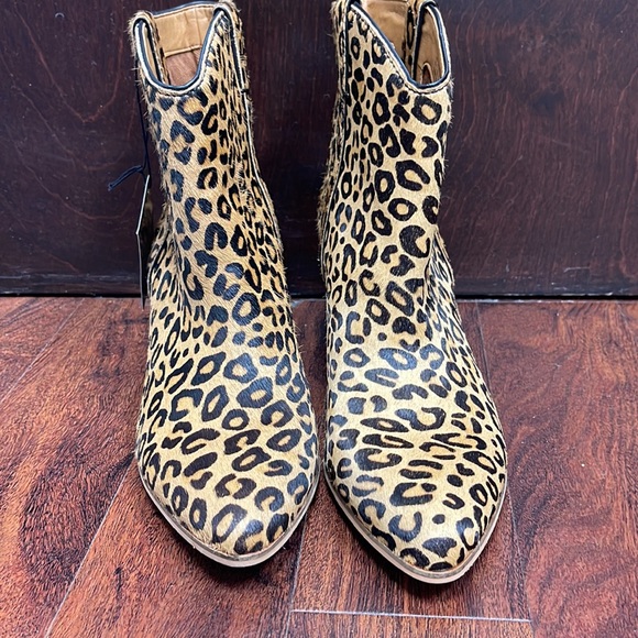 🤎SOLD🖤Frye Women's And Co. Maley Leopard Print Fashion Booties Pointed Toe - Picture 3 of 9